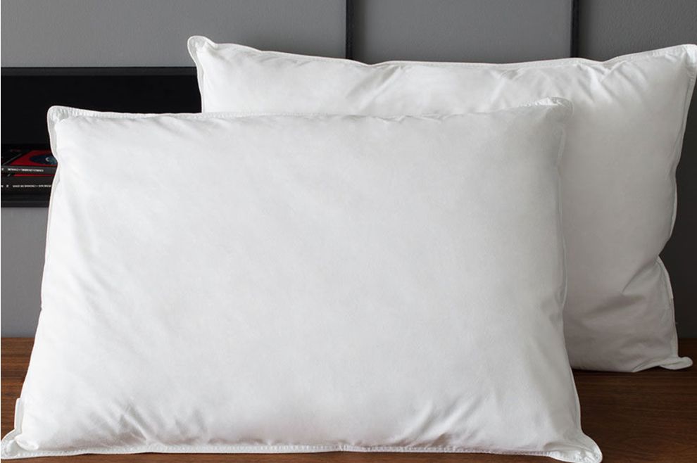 Swissôtel duck feather & down pillow